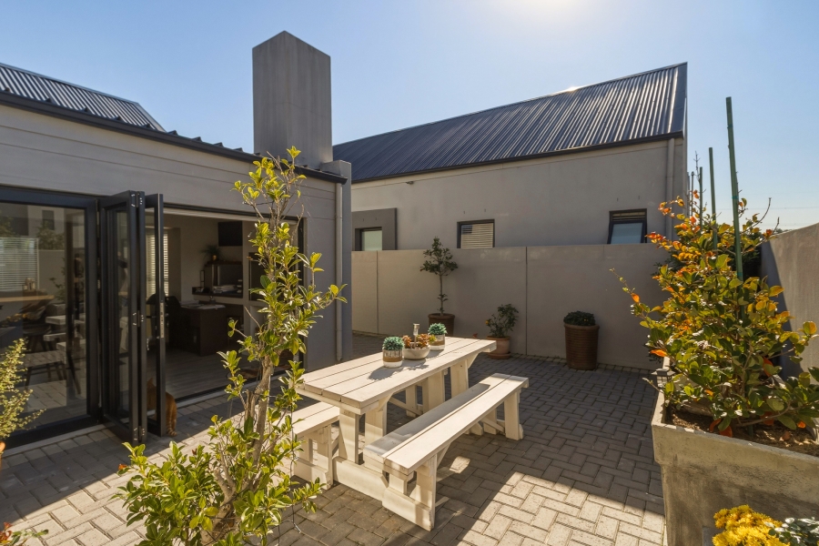 3 Bedroom Property for Sale in Aan de Wijnlanden Western Cape